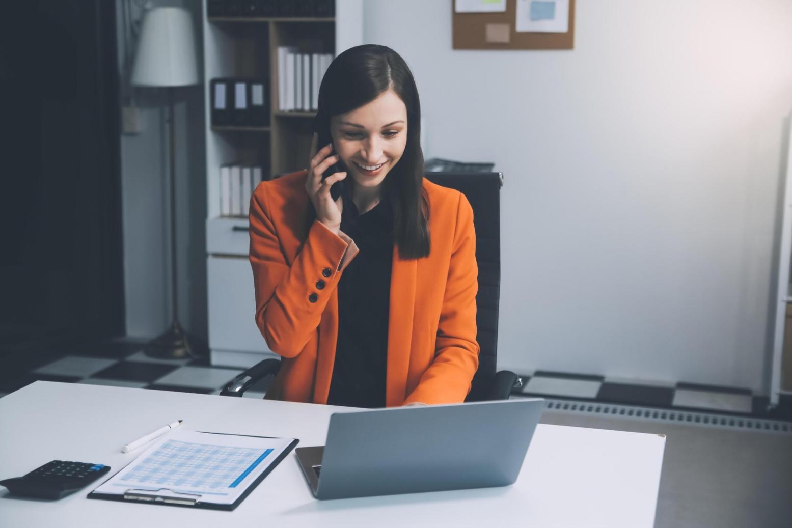 Professional financial training session with valuation experts